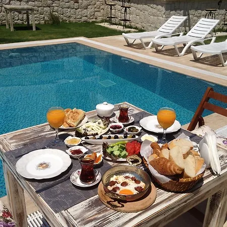 Ruezgar Guelue Butik לינה וארוחת בוקר 2*