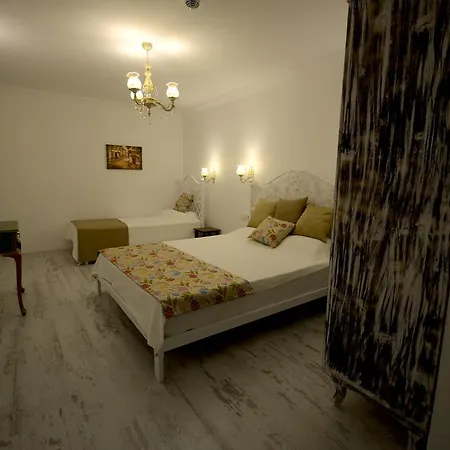 Ruezgar Guelue Butik 2* אלאקאטי