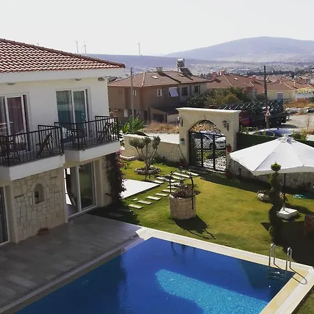 לינה וארוחת בוקר Ruezgar Guelue Butik אלאקאטי