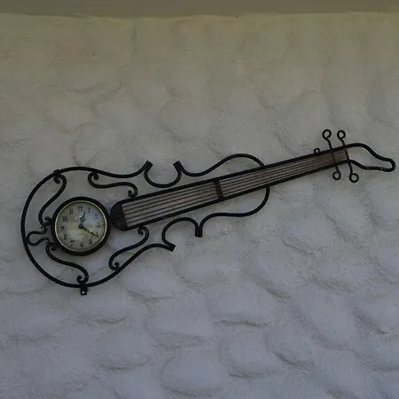 Ruezgar Guelue Butik אלאקאטי