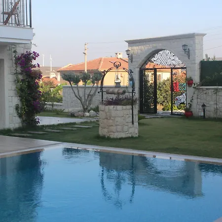 לינה וארוחת בוקר Ruezgar Guelue Butik 2*