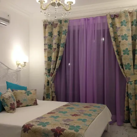 Ruezgar Guelue Butik לינה וארוחת בוקר אלאקאטי