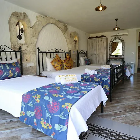 Ruezgar Guelue Butik לינה וארוחת בוקר 2*