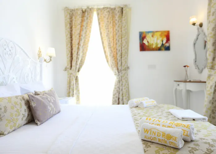 Ruezgar Guelue Butik Alaçatı