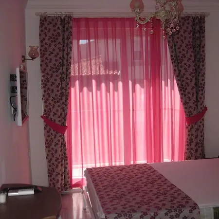 Bed & Breakfast Ruezgar Guelue Butik Otel Alacati