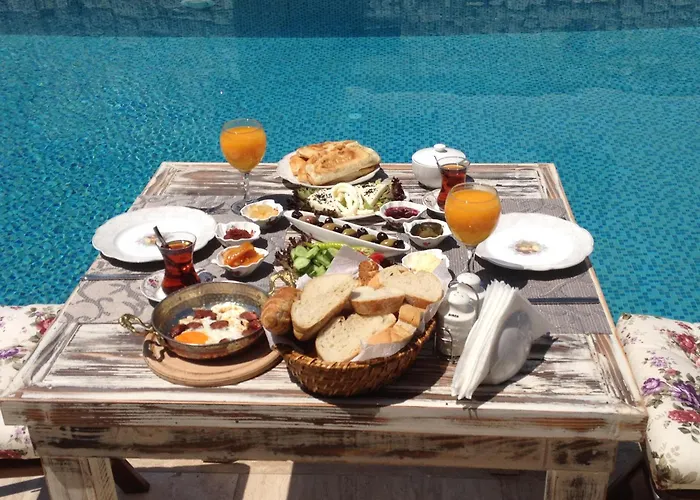 Ruezgar Guelue Butik Alaçatı